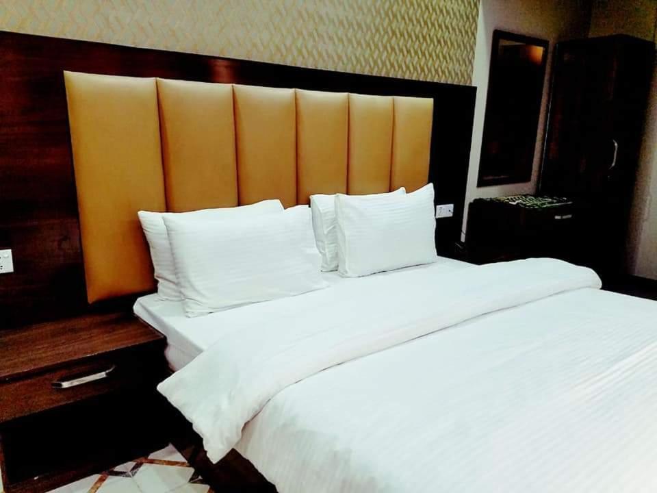 Diplomat Inn Карачи Экстерьер фото