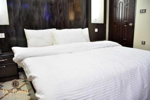 Diplomat Inn Карачи Экстерьер фото
